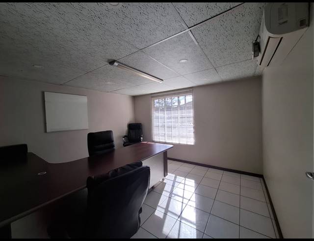 248M² OFFICE FOR SALE IN VANDERBIJLPARK CE 6